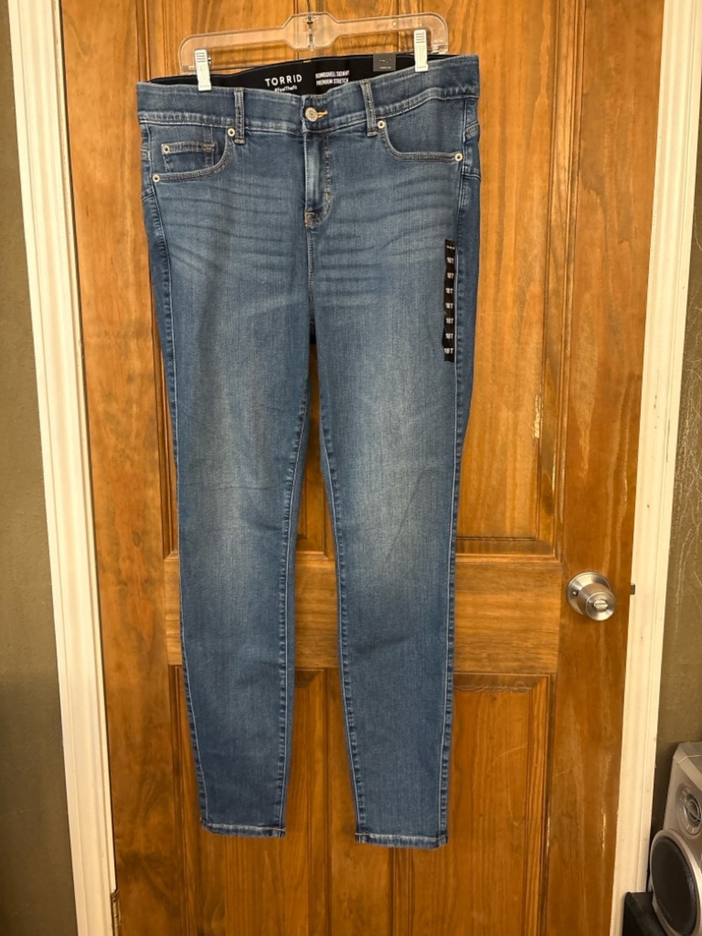 Torrid Bombshell Skinny Premium Stretch Jeans 18T NWT